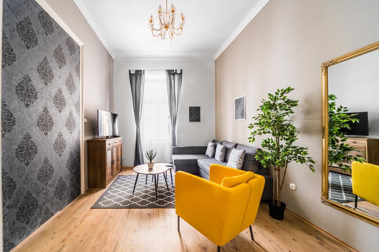 Nyar 3 Bedroom Centre Entire Home Budapest Exterior photo