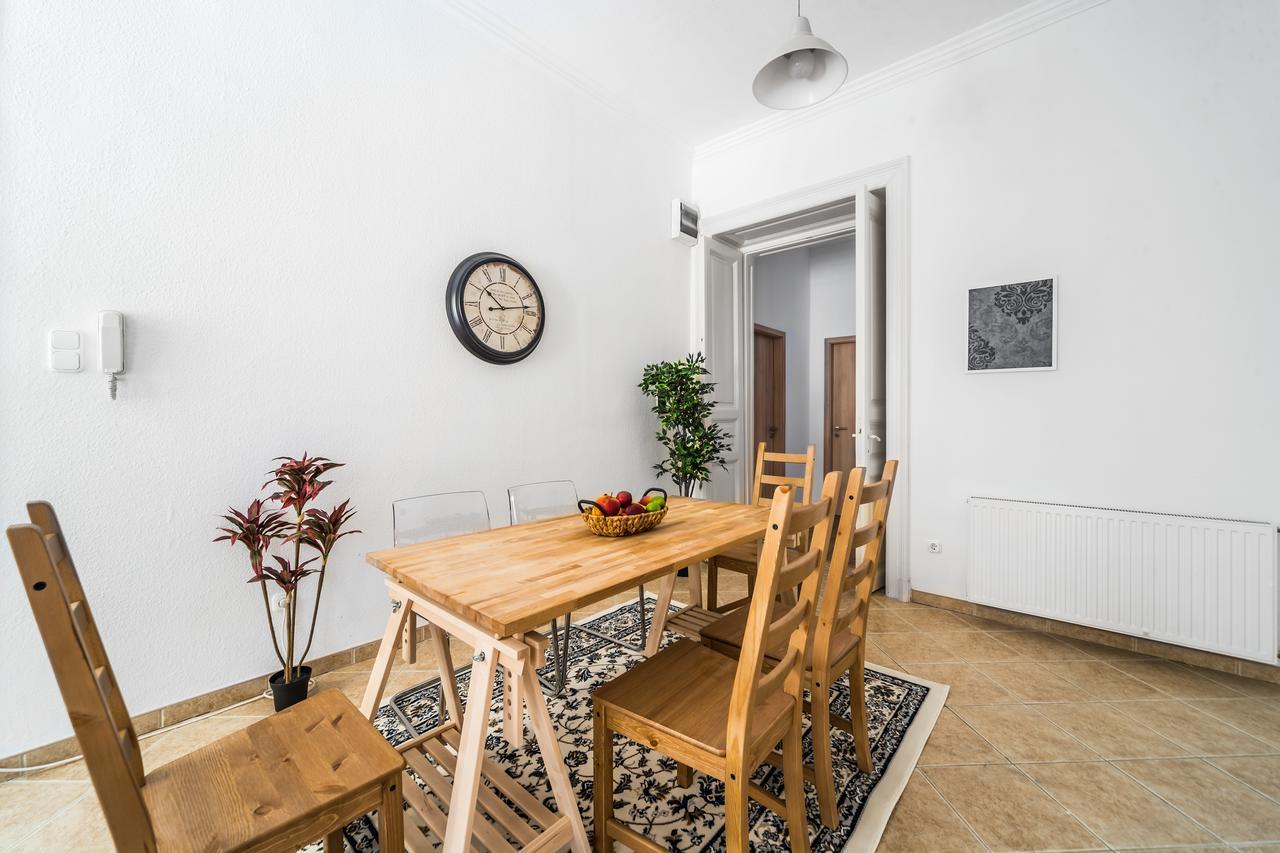 Nyar 3 Bedroom Centre Entire Home Budapest Exterior photo