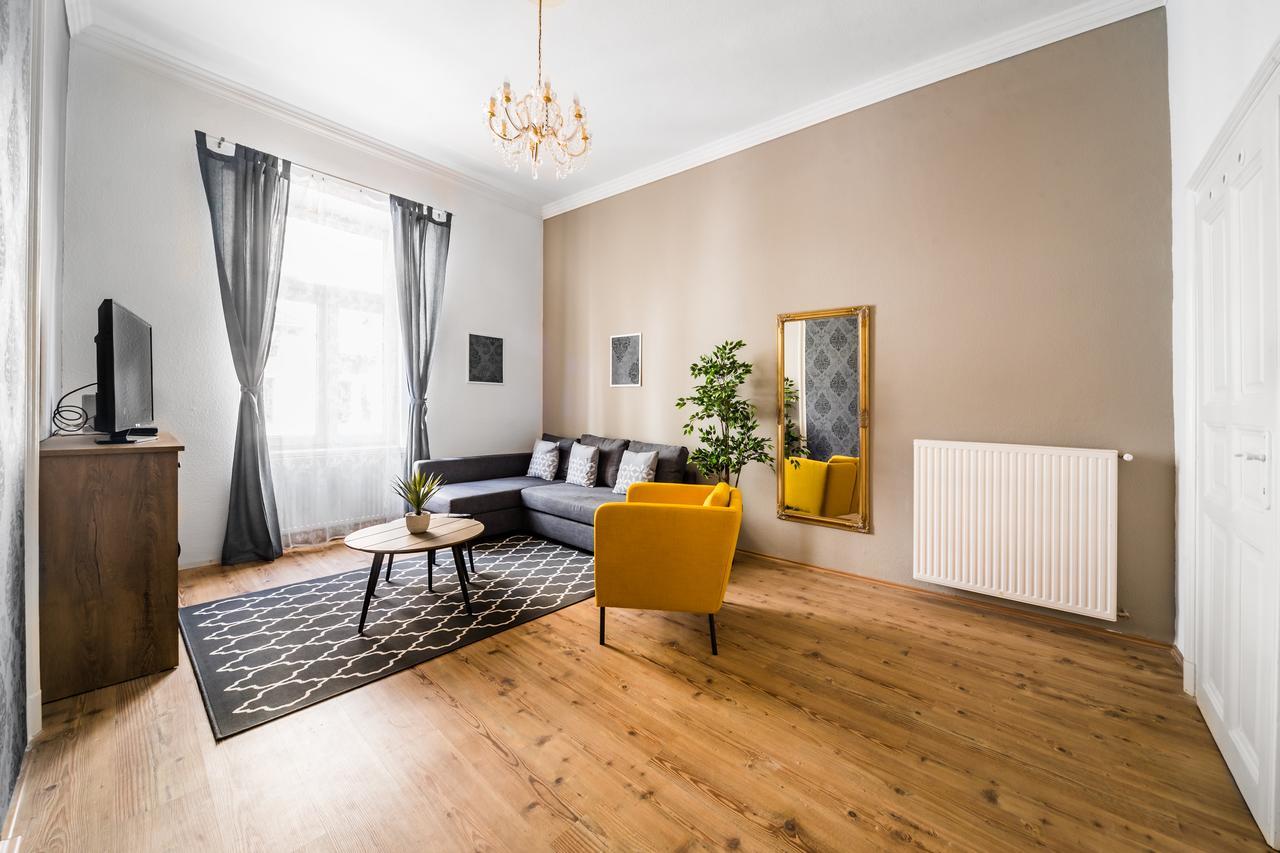 Nyar 3 Bedroom Centre Entire Home Budapest Exterior photo