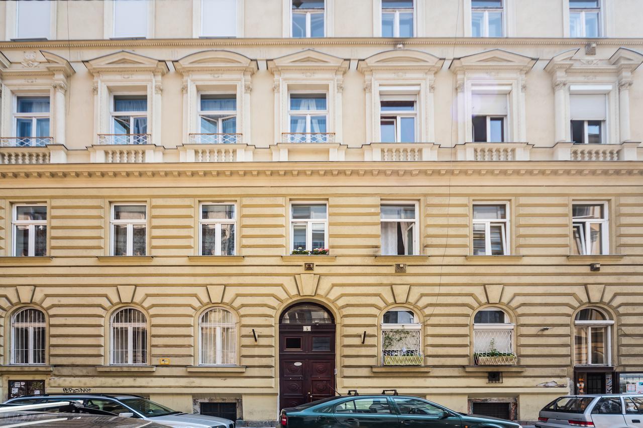 Nyar 3 Bedroom Centre Entire Home Budapest Exterior photo